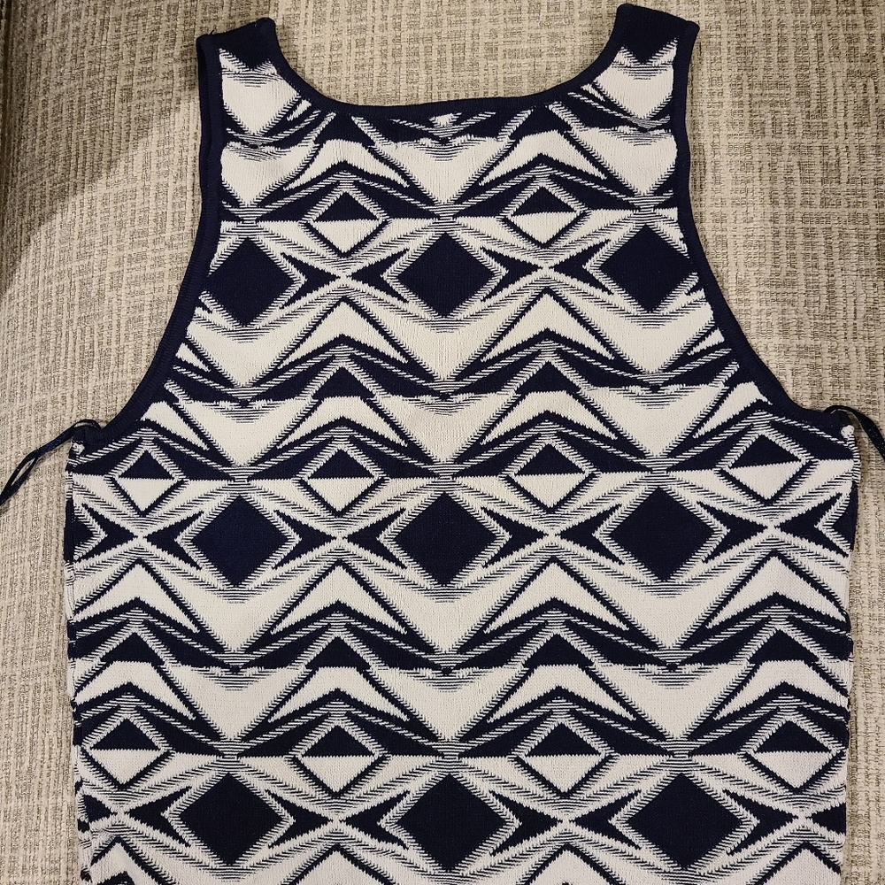 Top - Picture 2 of 3